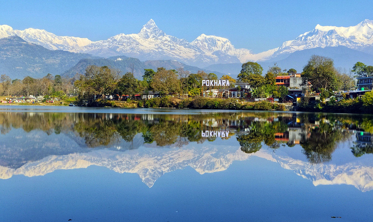 फेवातालमा माछापुच्छ्रेको छाँया