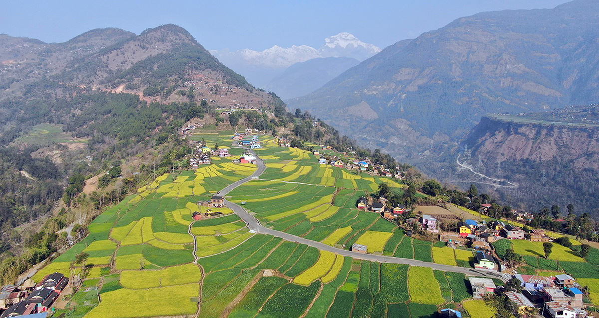 म्याग्दीस्थित रत्नेचौरकाे रमणीय दृश्य