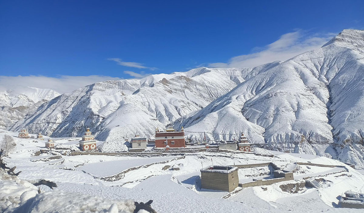 हिमपातसँगै नाकाबन्दीमा परेकाे जाजरकाेटकाे साल्दाङ गाउँ