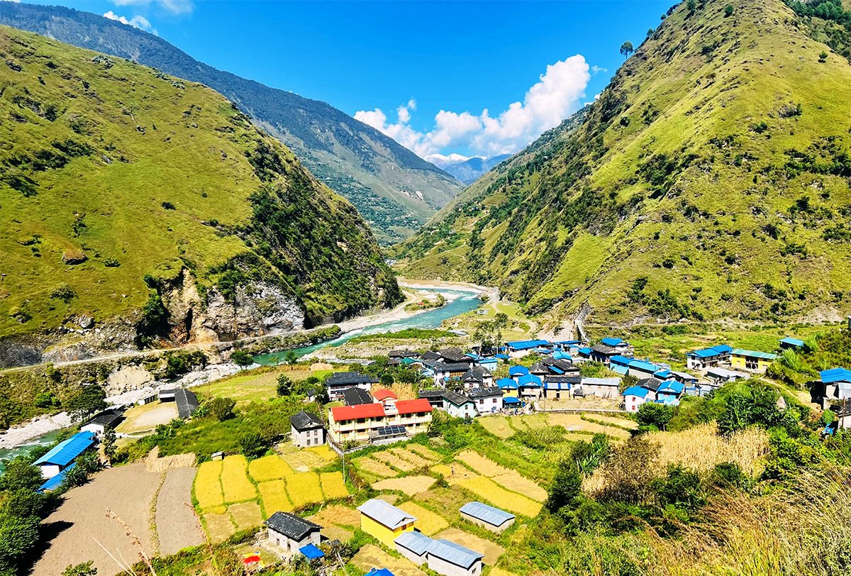 जाजरकाेटकाे नलगाड किनारमा रहेको बस्ती