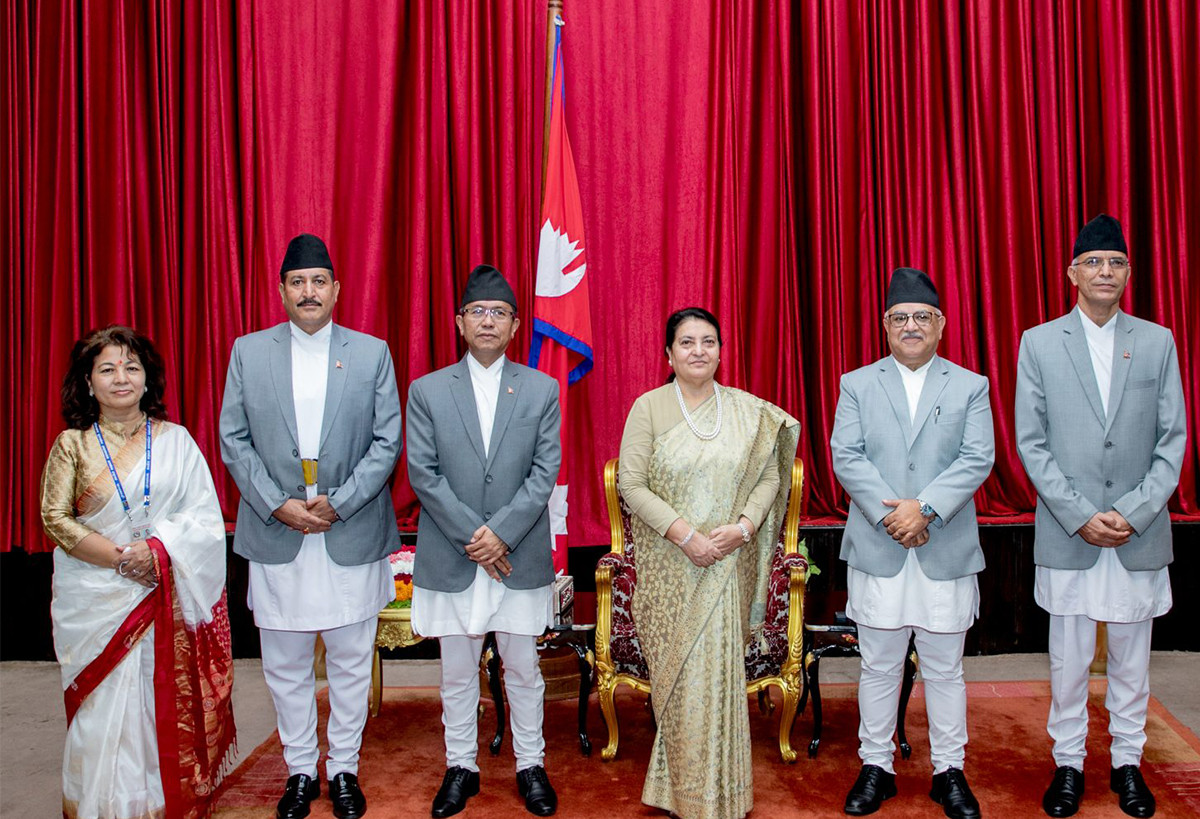 अख्तियार दुरुपयोग अनुसन्धान आयोगद्वारा राष्ट्रपति भण्डारीसमक्ष प्रतिवेदन पेश