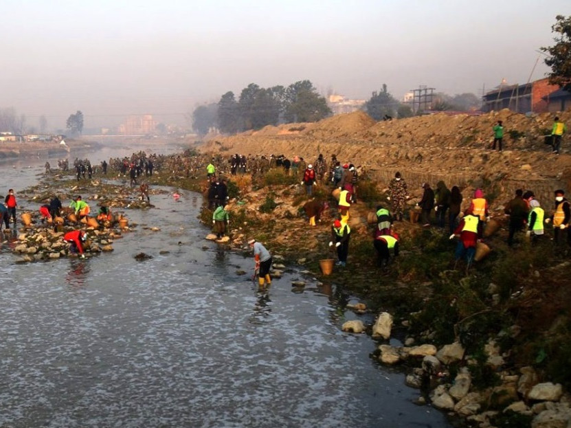 काठमाडौका खोला किनारका मापदण्ड खारेज गर्न माग गर्दै प्रर्दशन