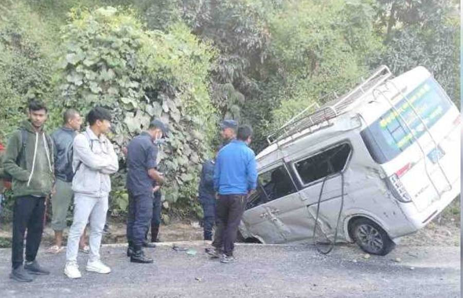 गाडीले मोटरसाइकललाई ठक्कर दिँदा १ जनाको मृत्यु