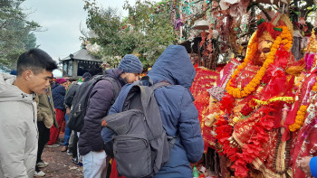 दशैंमा २५ हजार भक्तजनद्वारा पाथिभराकाे दर्शन