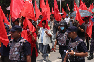 एमसीसीको विरोधमा एमसीए नेपालको कार्यालय घेराउ (फोटो फिचर) 