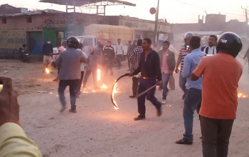 राैतहटमा भ्रष्टचारविरूद्ध जनमत पार्टीकाे प्रदर्शन, प्रहरीकाे हस्तक्षेप