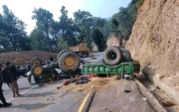 उदयपुरमा जन्ती बोकेको ट्याक्टर दुर्घटनामा एकको मृत्यु, १९ जना घाइते