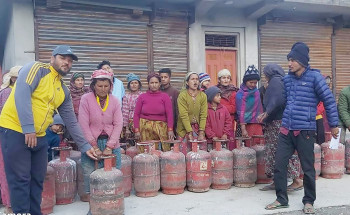 वडाध्यक्ष बिष्टको पहलमा एक घर, एक सिलिन्डर वितरण 