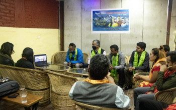 गीतकार खड्काको ‘विश्वको शिर सगरमाथा’लोकार्पण (भिडियो)