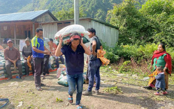 मनाङको तिल्चेका ७५ घरधुरीलाई दशैंमा राहत सहयोग