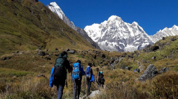 काेराेना संक्रमणकाे जाेखिम कम भएसँगै 'अन्नपूर्ण पदमार्ग'मा पर्यटकको चाप बढ्दै