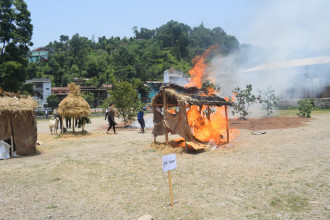 गुल्मी सदरमुकामको चिदिचौरमा एक्कासी आगो लागेपछि...