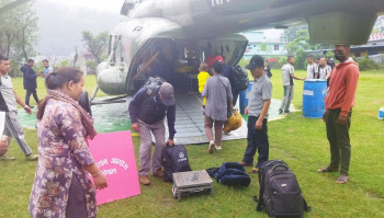 कालापानी क्षेत्रको छाङ्गरु र तिंकरमा हेलिकप्टरमार्फत निर्वाचन सामग्री र कर्मचारी