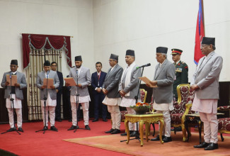 नवनियुक्त उपप्रधानमन्त्रीसहित १६ मन्त्रीद्वारा राष्ट्रपतिसमक्ष शपथ