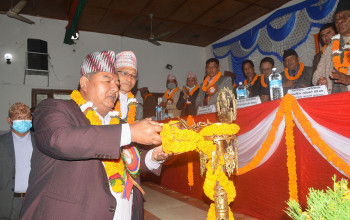 विकास निर्माणमा अस्वस्थ राजनीति गर्ने प्रवृत्ति रोक्नुपर्छ : श्रममन्त्री श्रेष्ठ