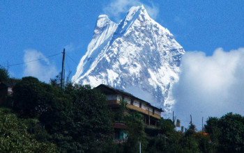 नजिकबाट चिह्याउँदा माछापुछ्रे हिमाल