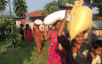 गरिब तथा विपन्न मजदुरलाई राहत वितरण