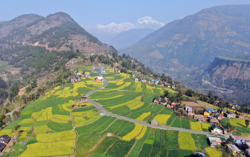 म्याग्दीस्थित रत्नेचौरकाे रमणीय दृश्य