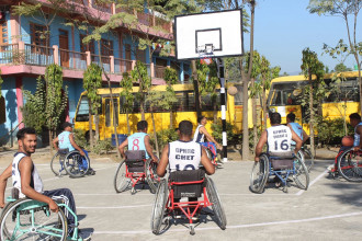 ह्विलचियर प्रयोगकर्ताबीच मैत्रीपूर्ण बास्केटबल प्रतियोगिता