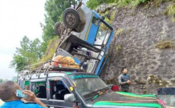 भीमफेदीमा भएको बस दुर्घटनाका मृतक ६ जनाको सनाखत, २५ जना घाइतेको उपचार जारी