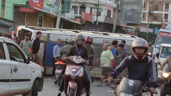 ललितपुरकाे इमाडाेलमा बस दुर्घटना, १९ यात्रु घाइते