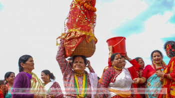 काठमाडौंको टुडीखेलमा गौरा र देउडा (फोटो फिचर) 