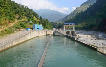 तनहुँ जलविद्युत् आयोजनाको काममा तीव्रता, सुरूङकाे काम पचास प्रतिशत सकियाे