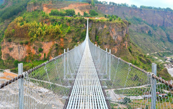 पुलको नाम राख्ने घनश्याम सापकोटालाई नगरपालिकाले दियाे २५ हजार नगद पुरस्कार