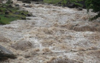 उदयपुरमा खोलाले बगाएर दुई जनाको मृत्यु