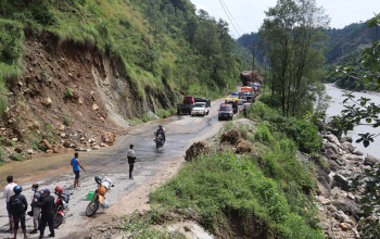 पहिराेले अवरूद्ध मध्यपहाडी राजमार्गकाे पर्वत खण्ड सञ्चालनमा