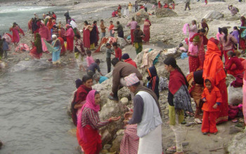 माघे संक्रान्तिको अवशरमा कञ्चनपुरकाे महाकाली नदी तटमा मकर स्नान आरम्भ हुने