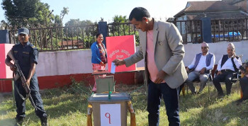 दोलखाको १० मतदान केन्द्रमा मतदान जारी