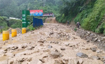 पहिरोले नौबिसे-काठमाडौं सडक अवरुद्व