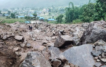 ओखलढुङ्गामा पहिरो : श्रीमान-श्रीमती र छोरीको मृत्यु, छोरा बेपत्ता