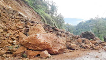 तुरतुरेमा पहिराे, पृथ्वीराजमार्ग पूर्णरूपमा अवरुद्ध