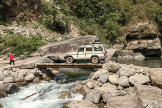 काठेपुलको सहारामा जोखिम यात्रा