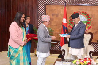 सूचना आयोगको वार्षिक प्रतिवेदन प्रधानमन्त्रीसमक्ष पेश