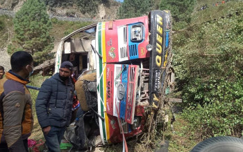 सल्यान बस दुर्घटना : मृतककाे संख्या नाै पुग्याे, २१ जना घाइते