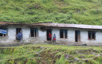 जनजागृति माध्यमिक विद्यालयको कक्षा कोठा जीर्ण, पठनपाठन प्रभावित