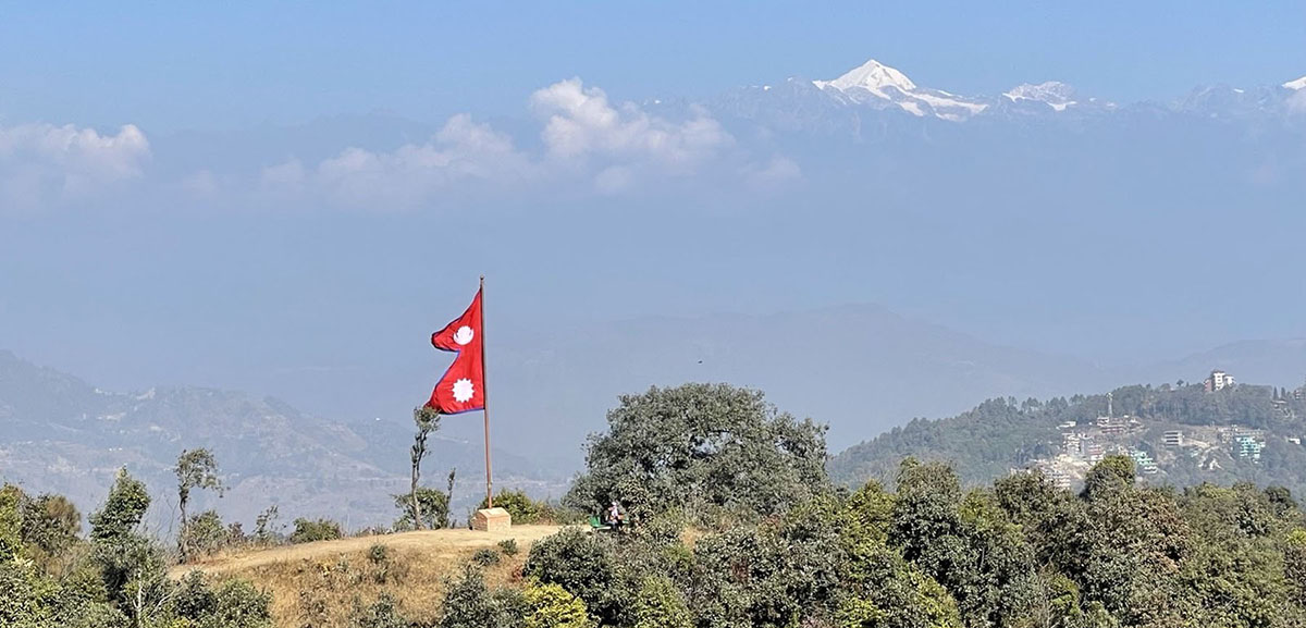 नगरकोटकाे 'झण्डाडाँडा' मा नेपाली झण्डा